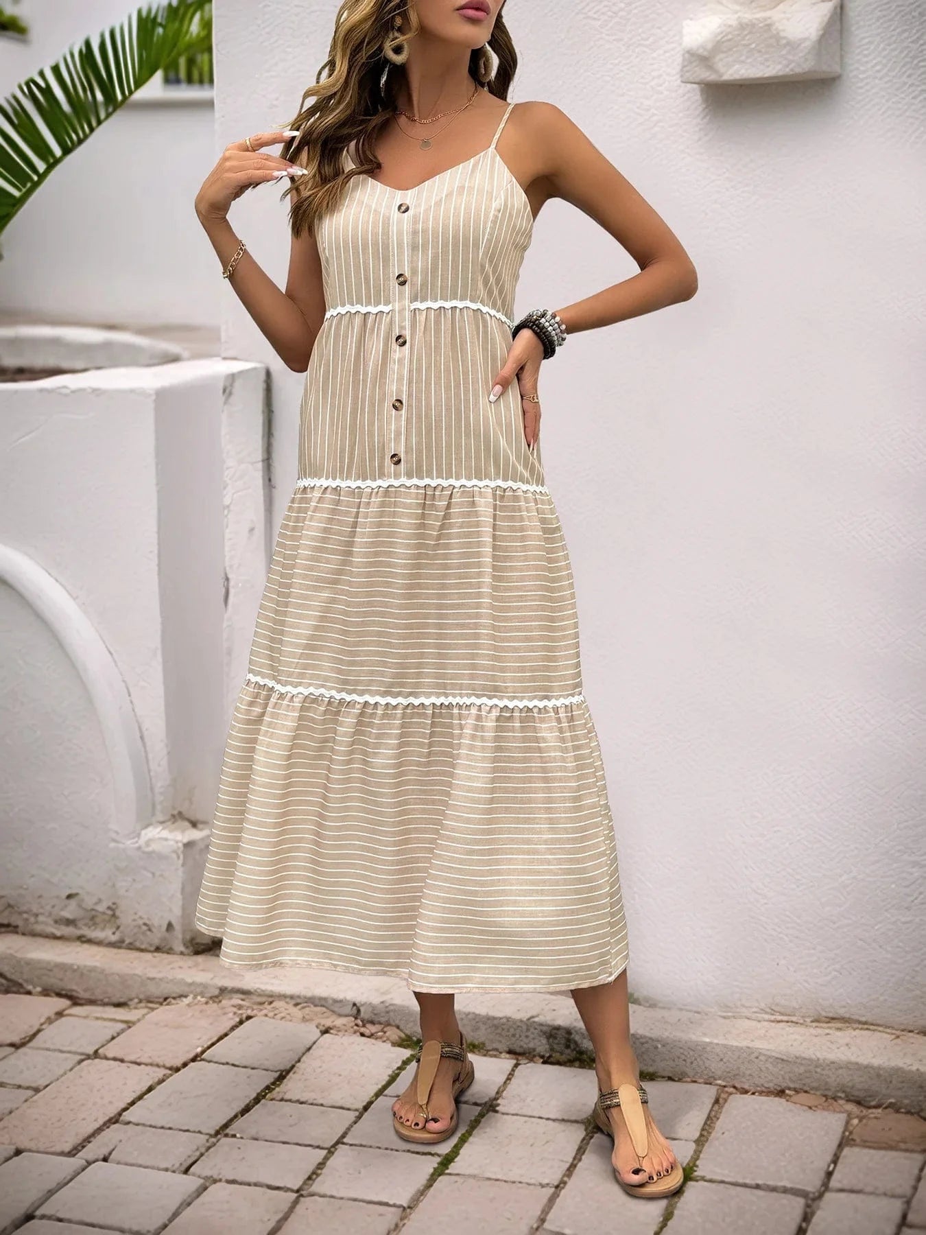 Beige randig klänning
