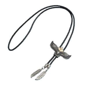 Bolo tie i svart läder med flygande örnhänge Svart