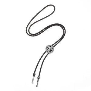 Bolo tie med kors i retro metall Antiksilver