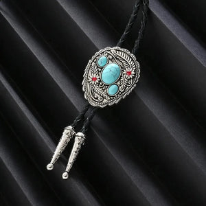 Bolo tie med snidade detaljer och naturlig sten