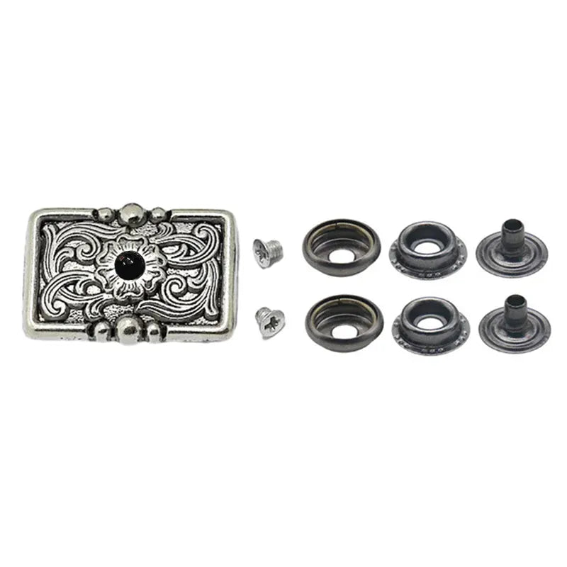 Concho knappar med blomrelief Svart
