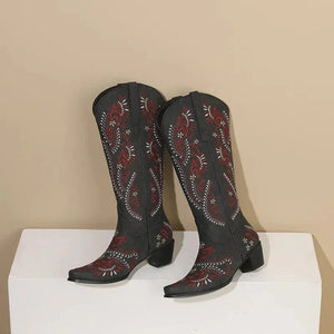 Cowboyboots med broderad design och blockklack