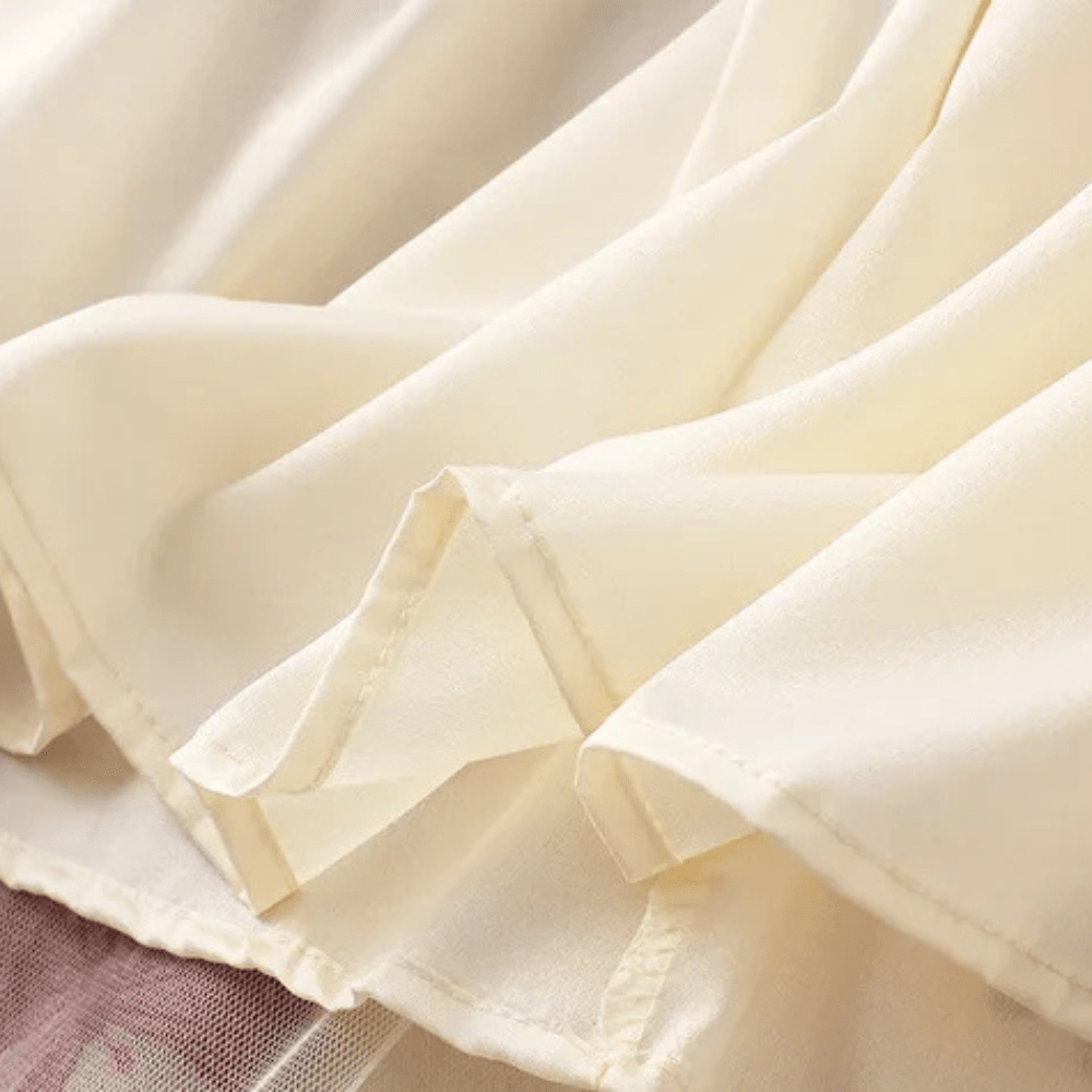 Lång tyllkjol med broderade fjärilar